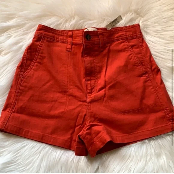 Madewell Camp Shorts in Fresh Chili - Picture 2 of 5